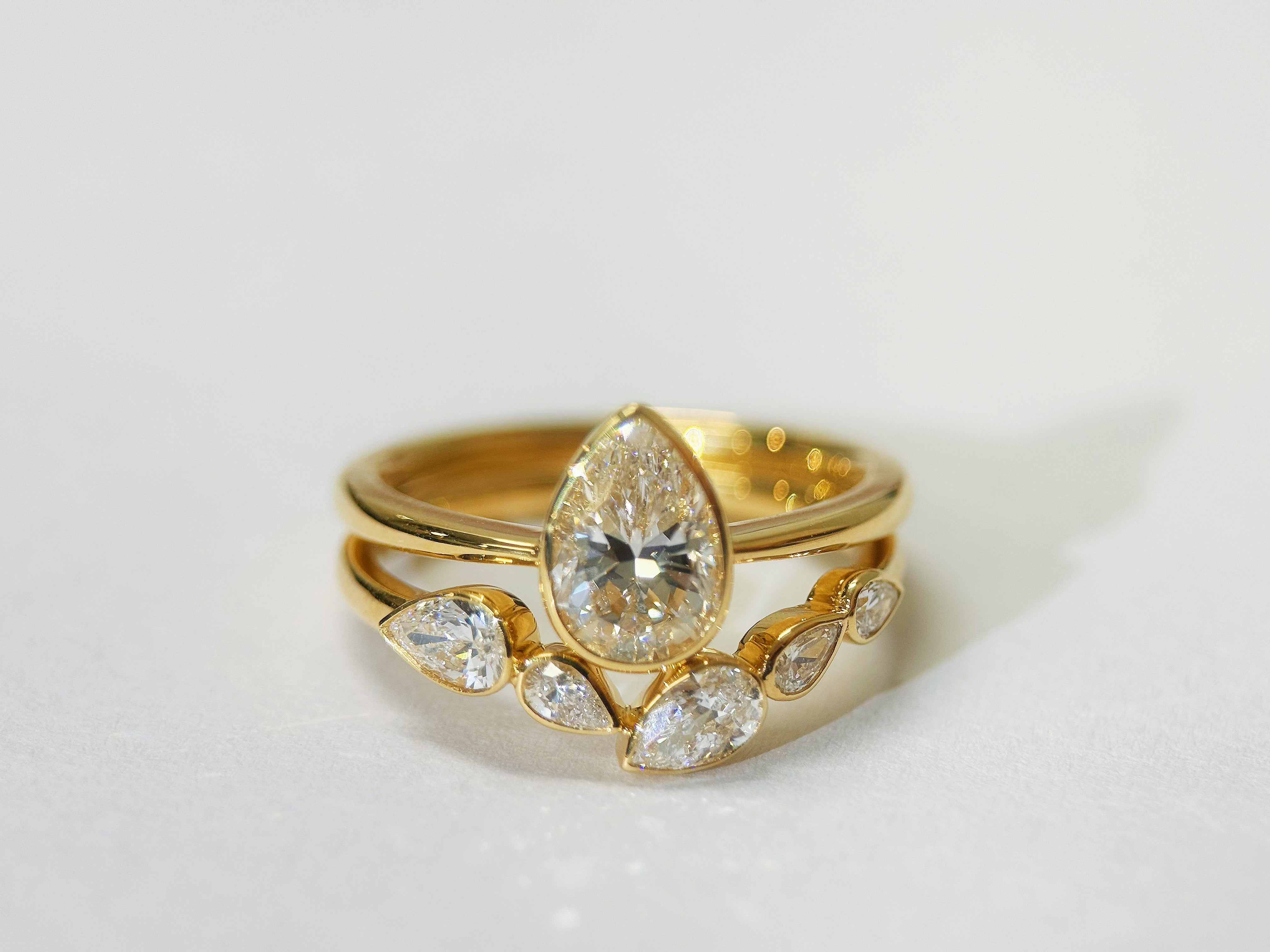 1ct Pear shape Ring Set